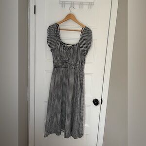 Elegant Black and White Checkered Midi Dress